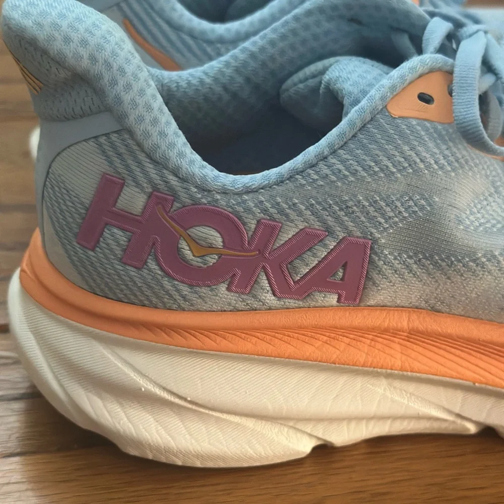 Hoka One One Women's Clifton 9 -- Size 9 🩵 - Picture 3 of 10
